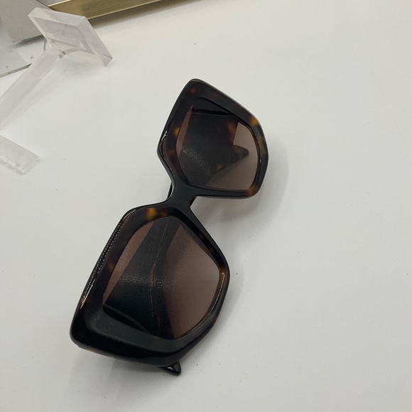 Sunglasses PRADA SPR 14Z - Picture 9 of 9